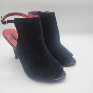 Charles Jourdan Paris heels size 7 1/2 leather upper